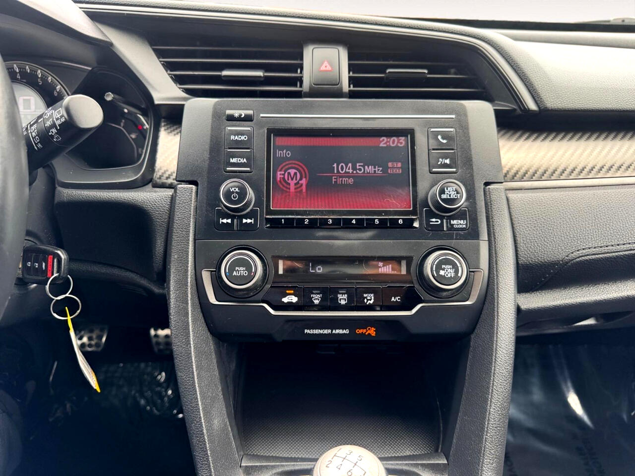 Vehicle image 21 of 25