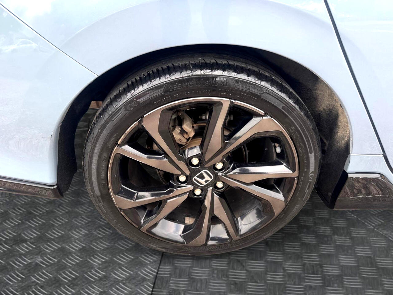 Vehicle image 14 of 25