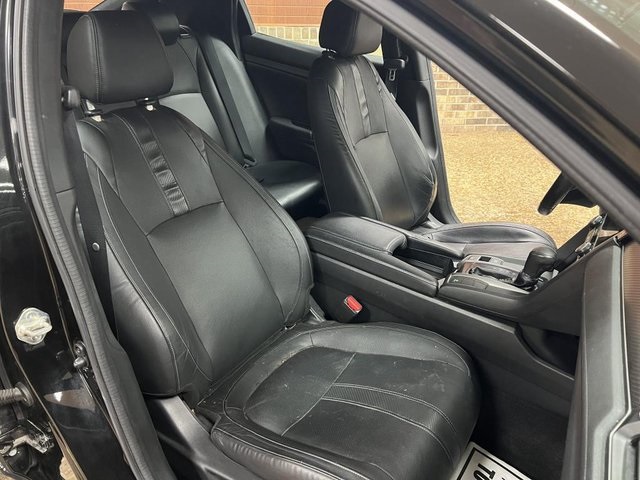 Vehicle image 25 of 36