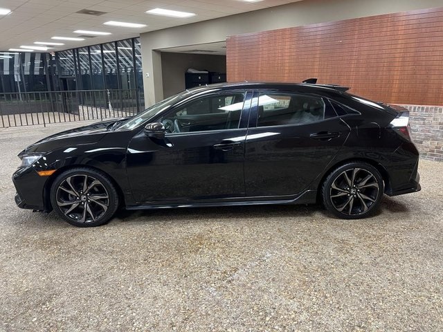 Vehicle image 10 of 36