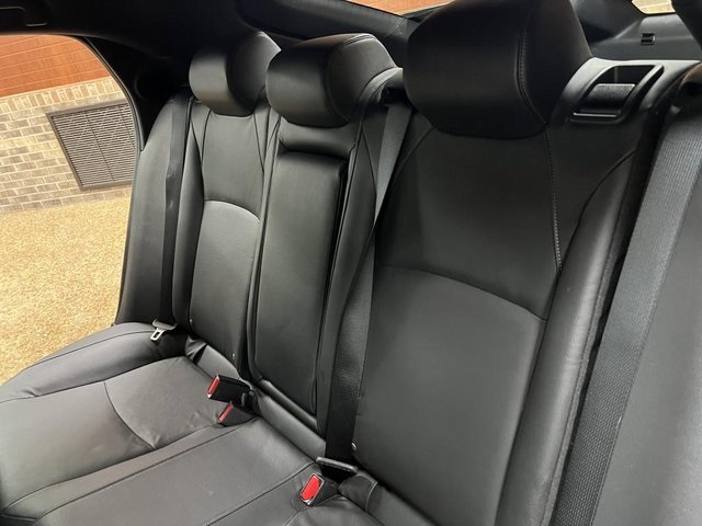 Vehicle image 27 of 36