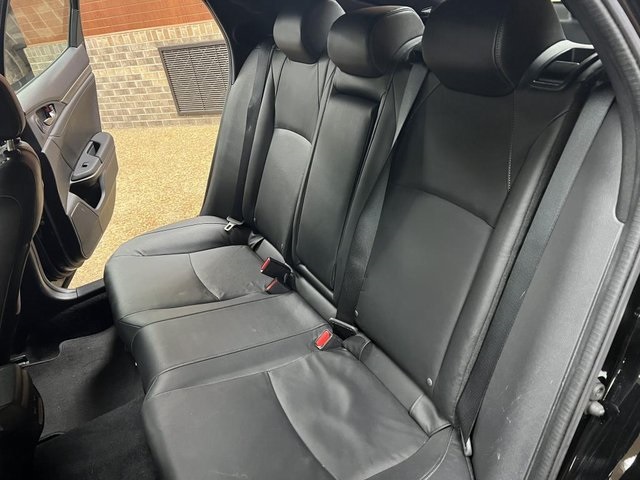 Vehicle image 26 of 36