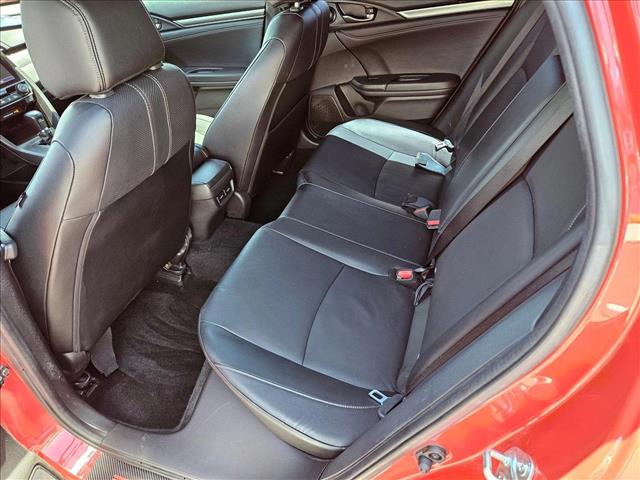 Vehicle image 18 of 25