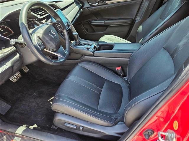Vehicle image 16 of 25