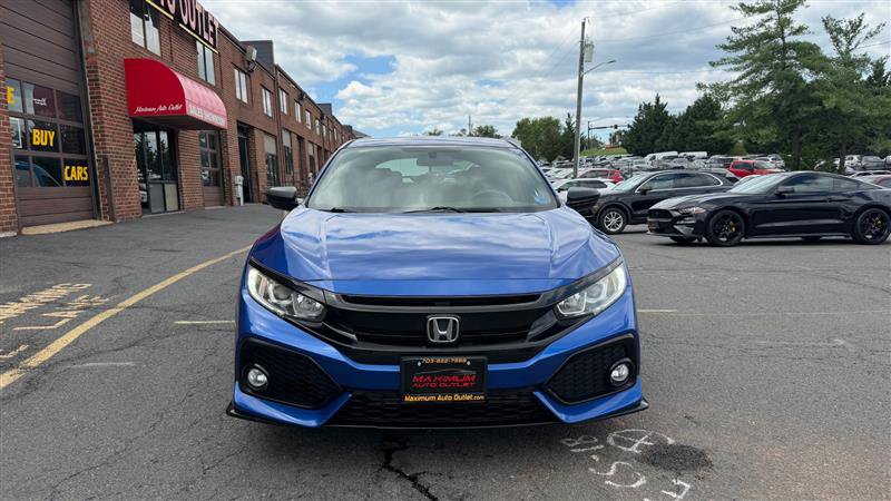 2018 Honda Civic Sport Image 2 of 41