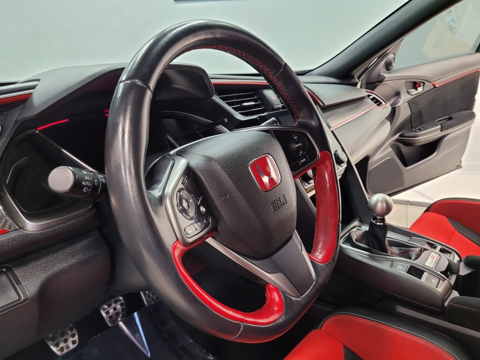 Vehicle image 25 of 58