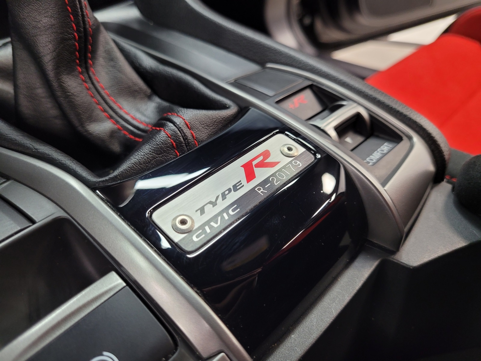 Vehicle image 13 of 58