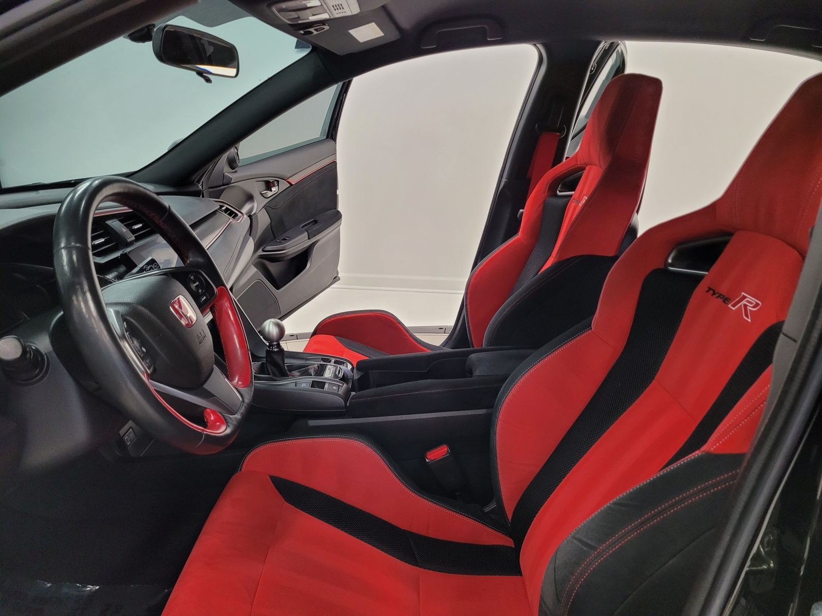 Vehicle image 23 of 58