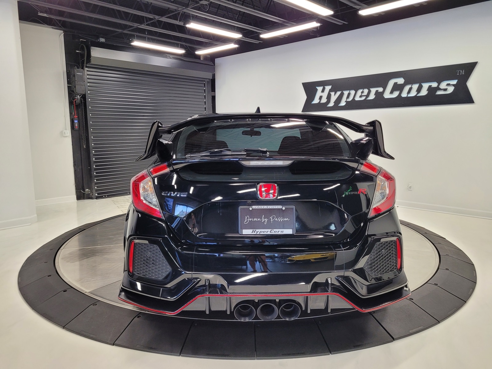 Vehicle image 19 of 58