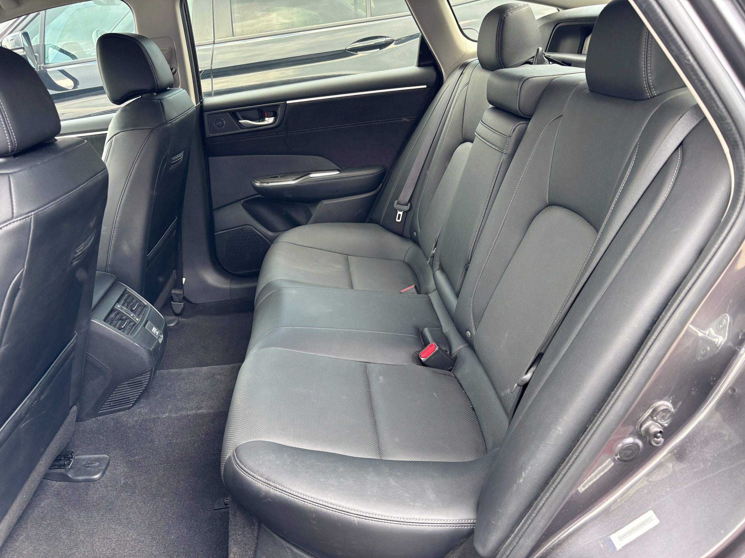 Vehicle image 12 of 23