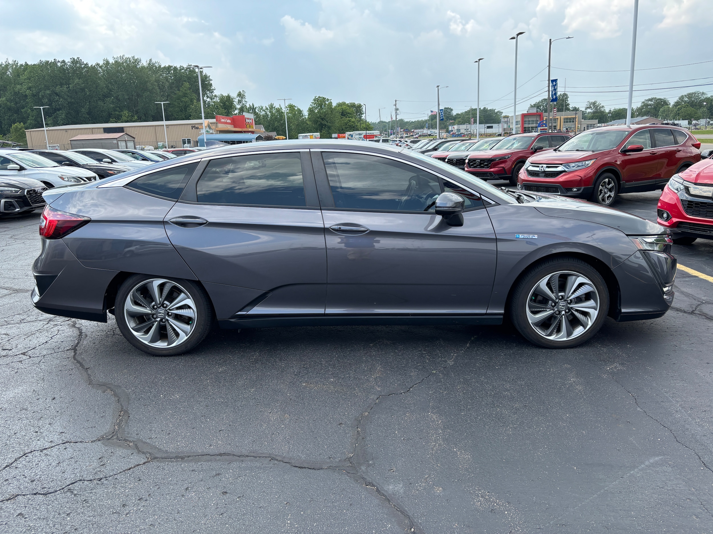 Vehicle image 4 of 23
