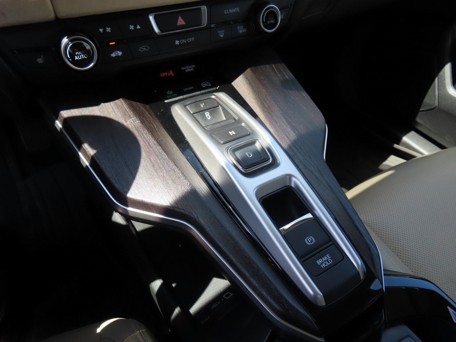 Vehicle image 27 of 41