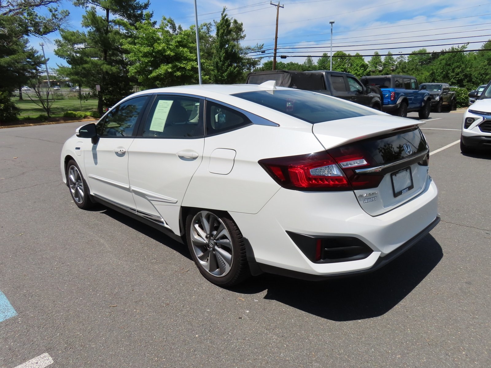 Vehicle image 8 of 41
