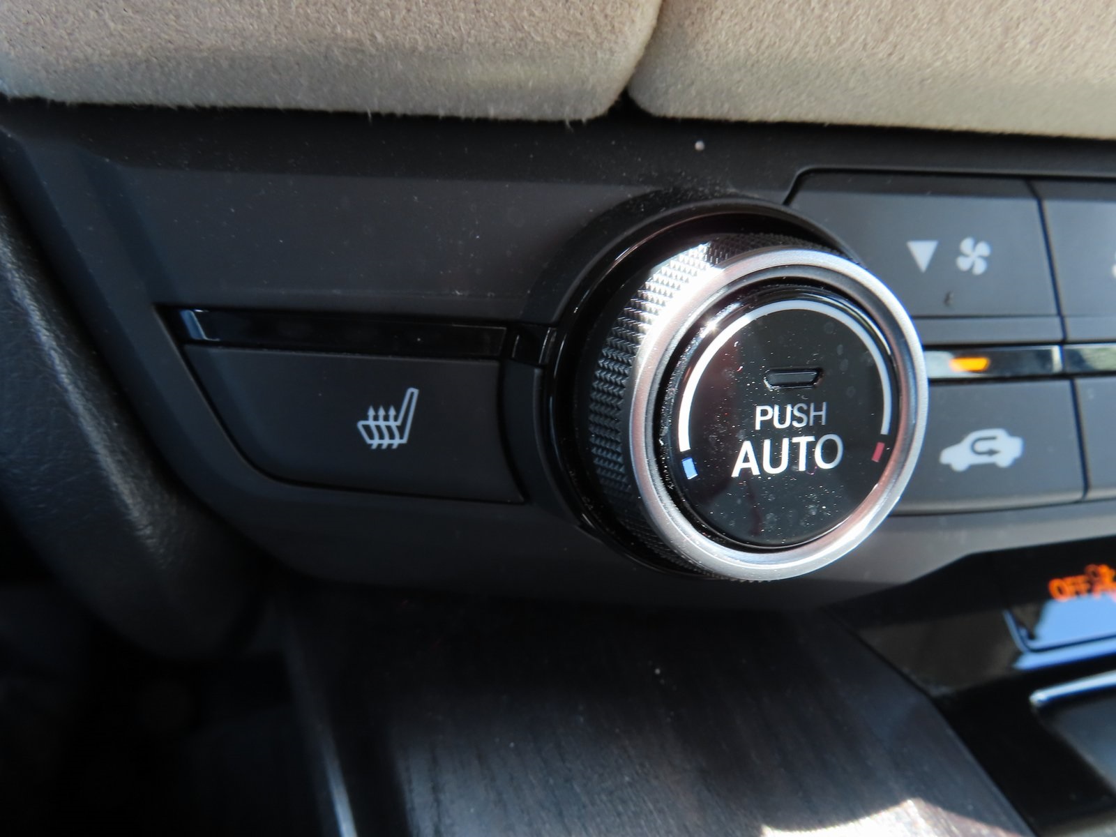 Vehicle image 26 of 41