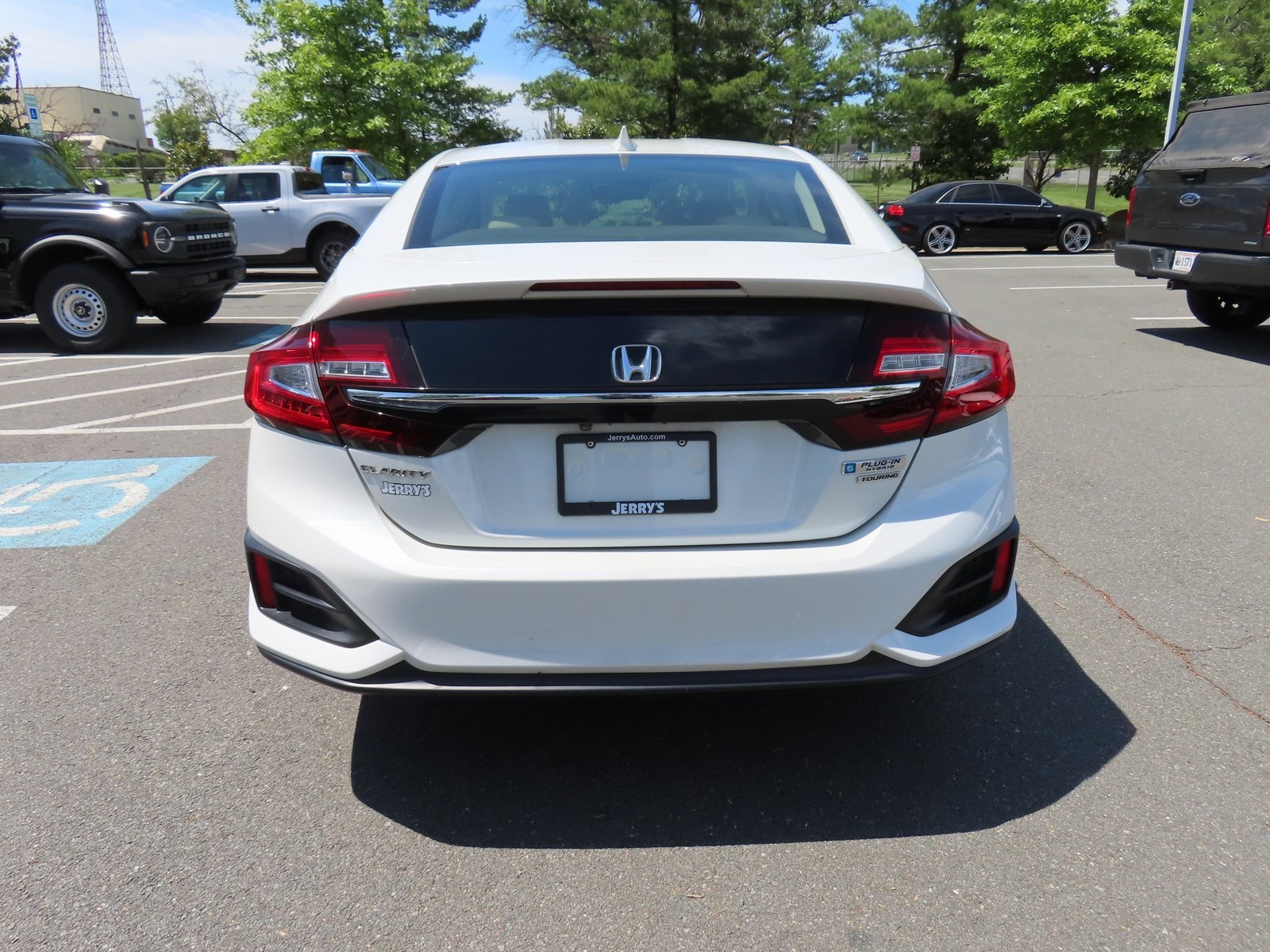 Vehicle image 7 of 41