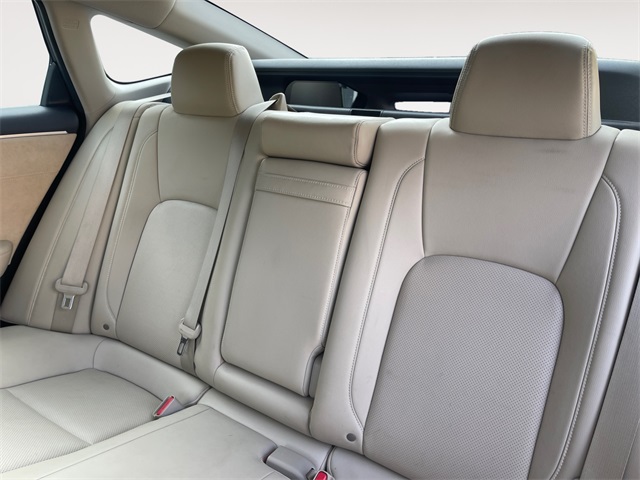 Vehicle image 15 of 36