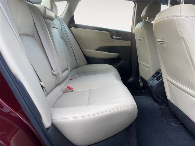 Vehicle image 17 of 36