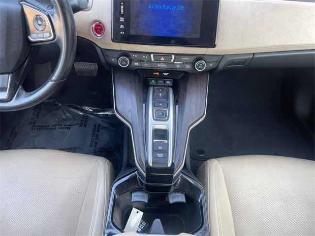 Vehicle image 32 of 36