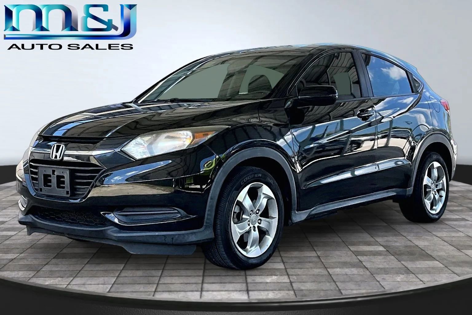 2018 Honda HR-V LX Image 1 of 31