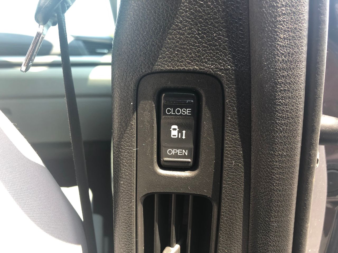 Vehicle image 29 of 36