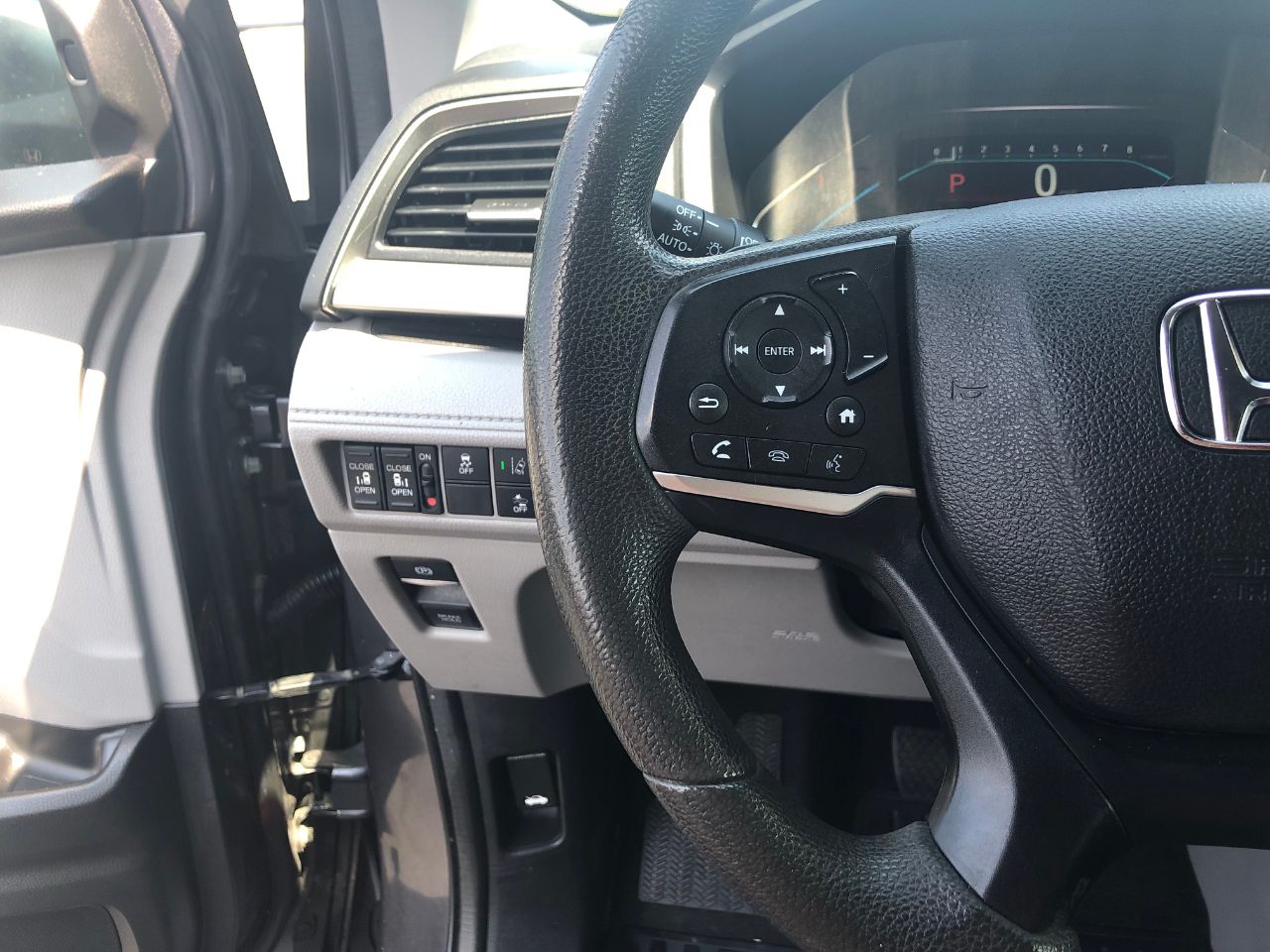 Vehicle image 22 of 36