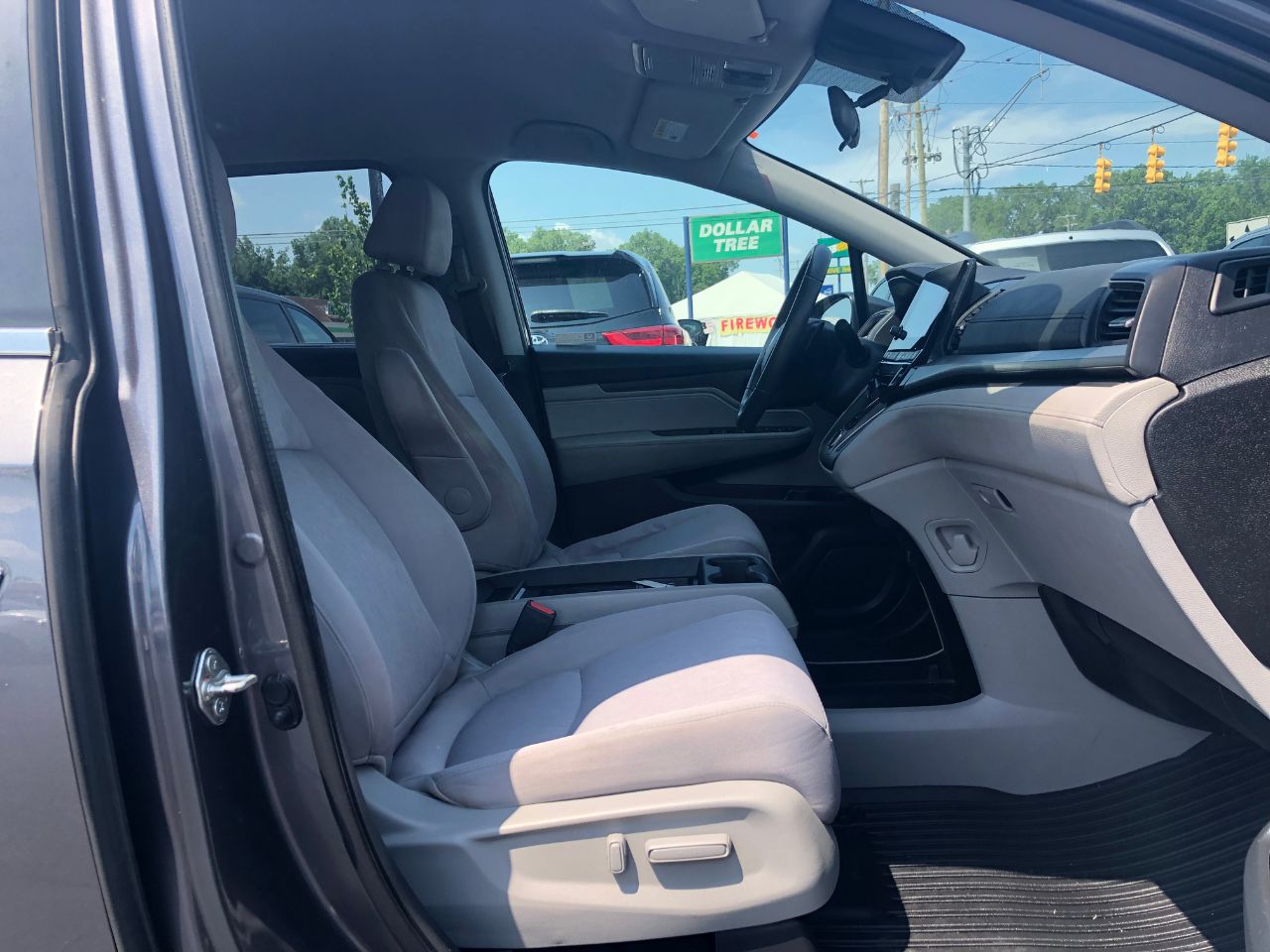 Vehicle image 17 of 36