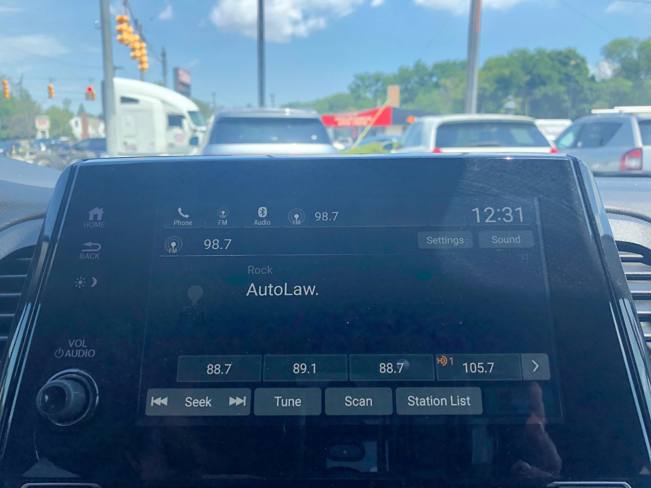 Vehicle image 25 of 36