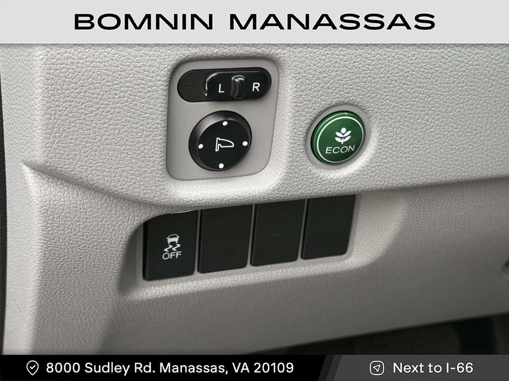 2018 Honda Pilot EX Image 24 of 31