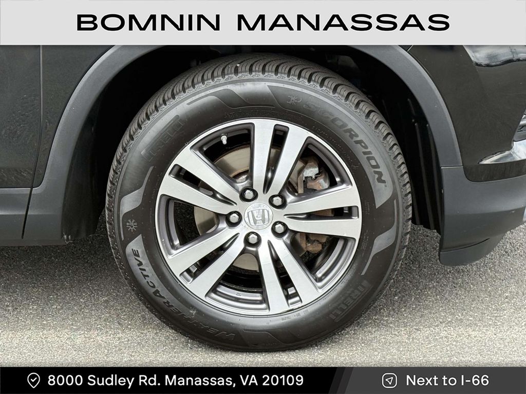 2018 Honda Pilot EX Image 7 of 31