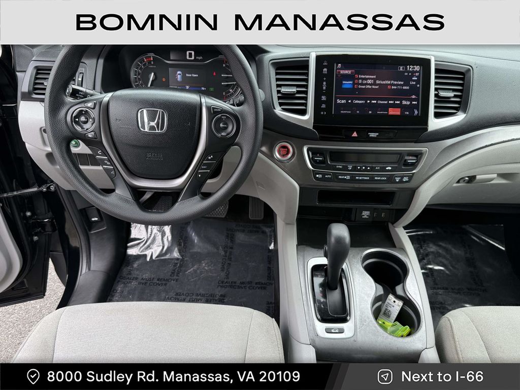 2018 Honda Pilot EX Image 10 of 31