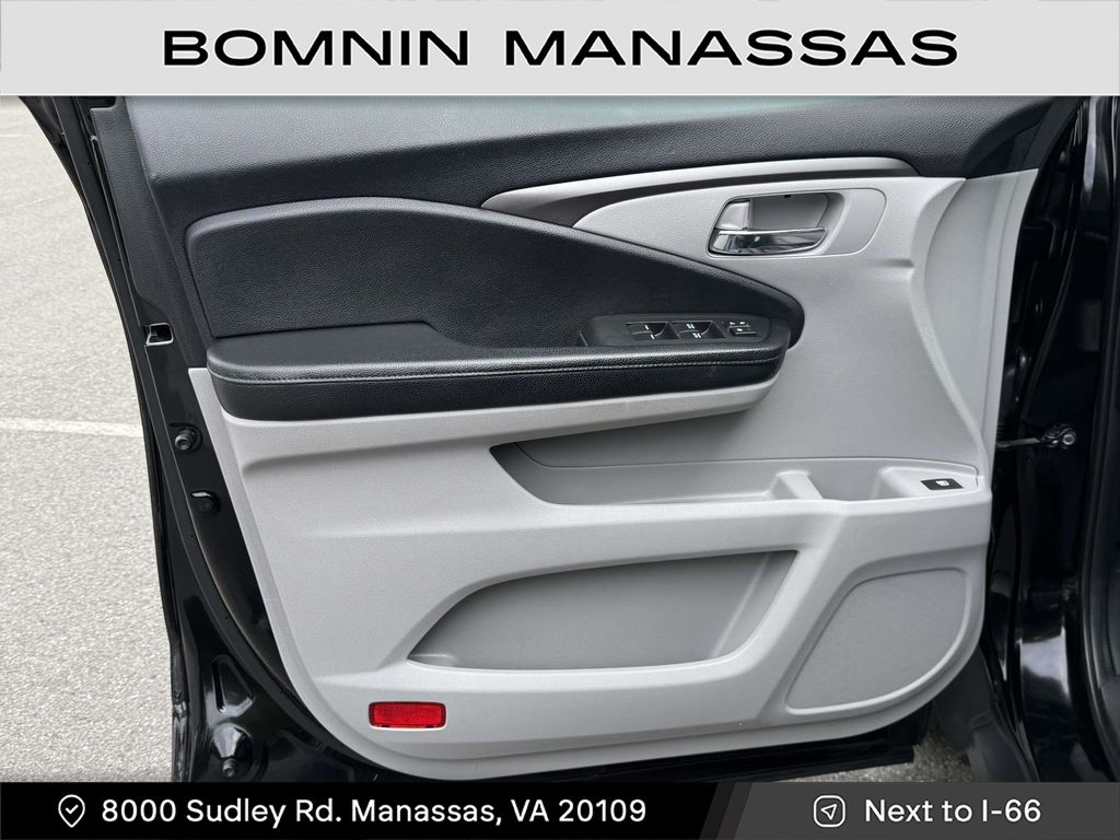 2018 Honda Pilot EX Image 15 of 31