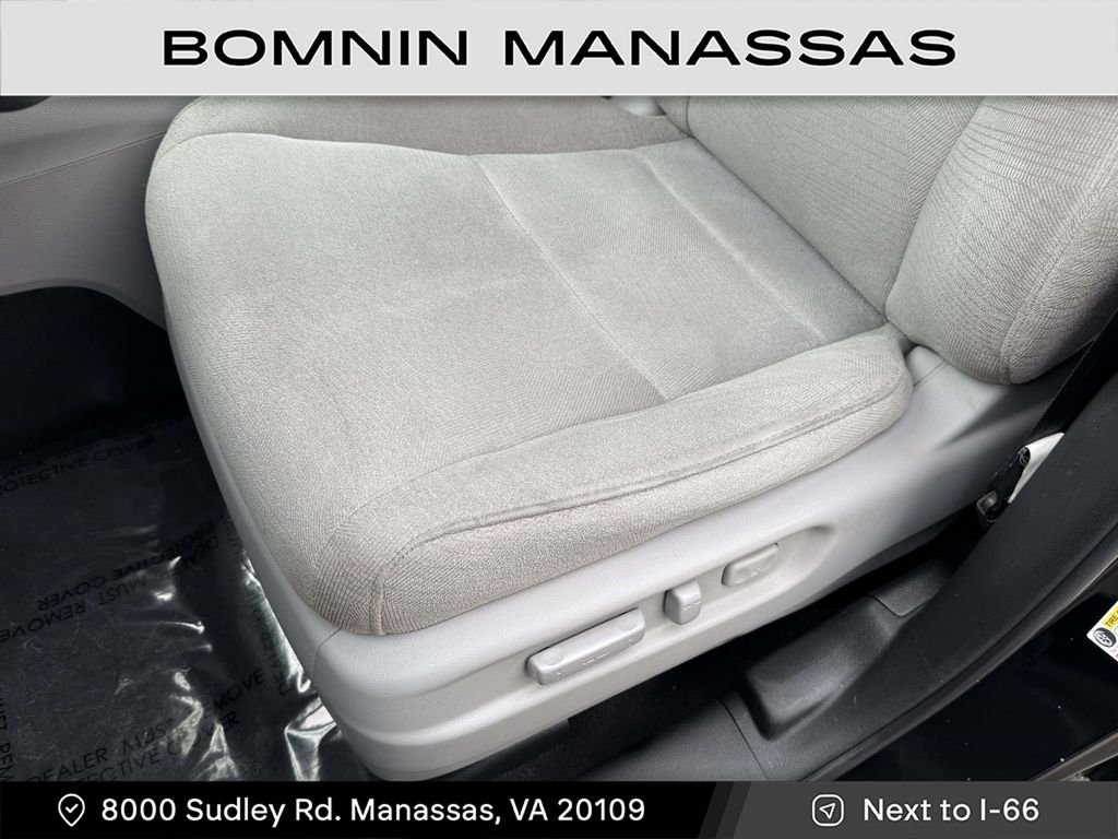 2018 Honda Pilot EX Image 17 of 31