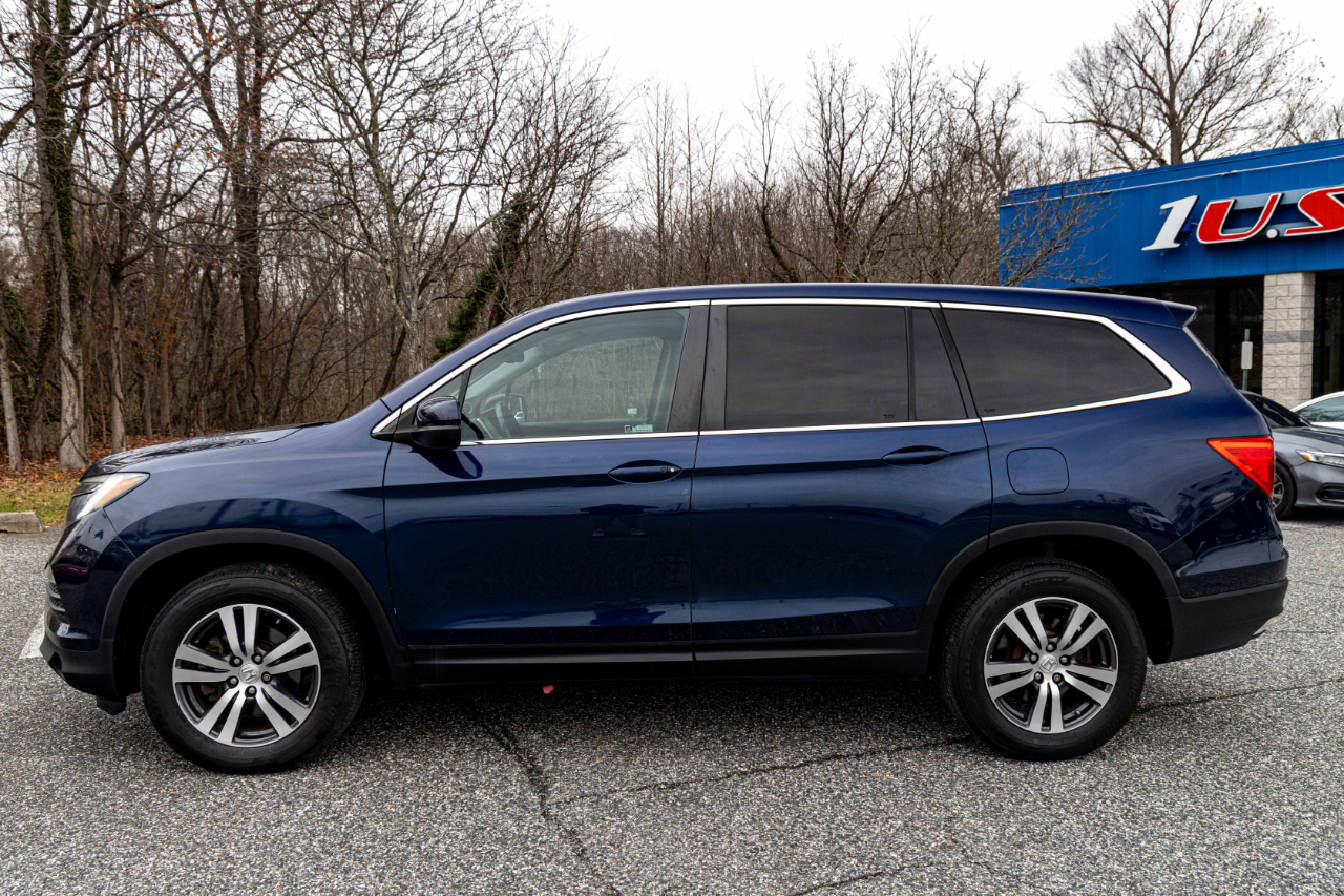 Vehicle image 9 of 26