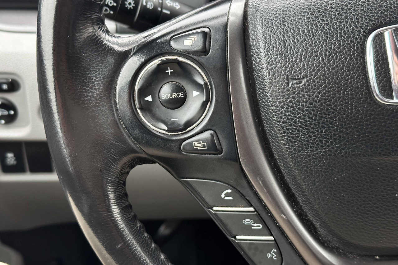 Vehicle image 20 of 26