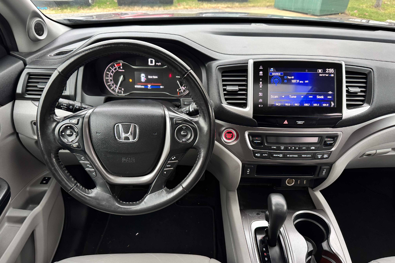 Vehicle image 12 of 26