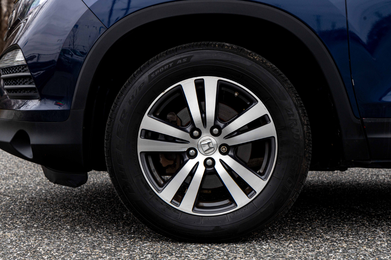 Vehicle image 10 of 26