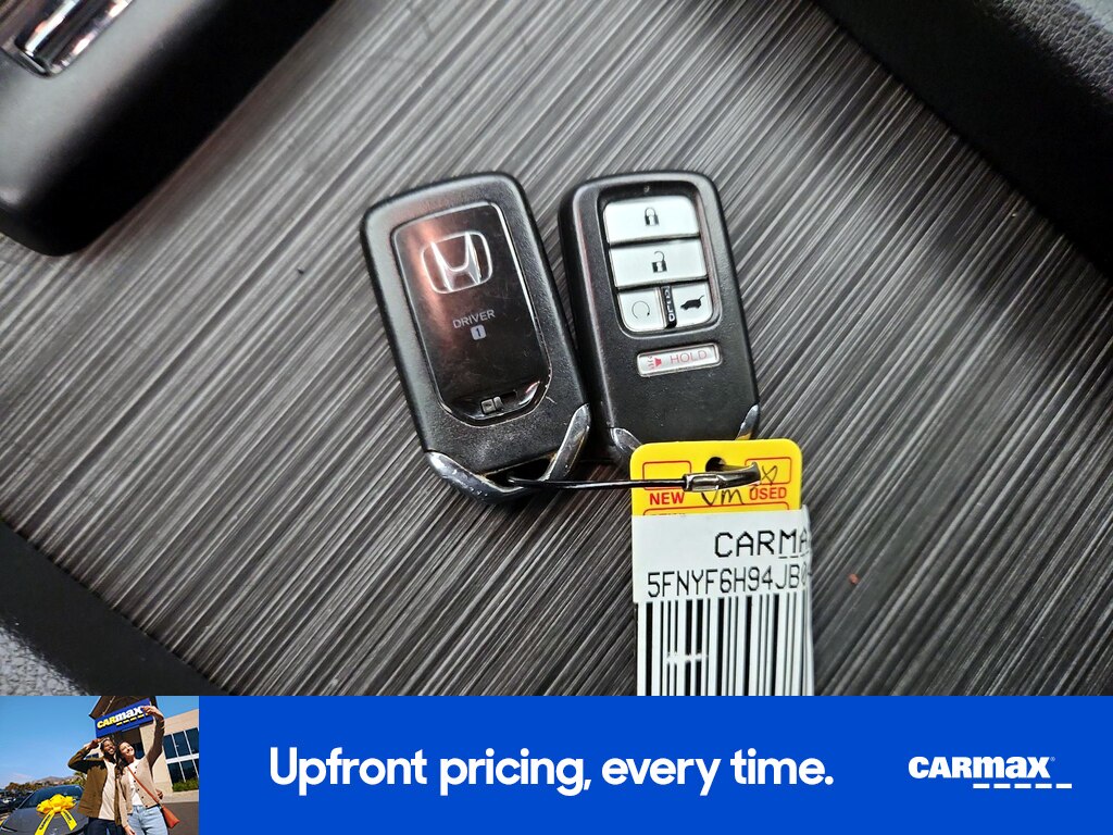 2018 Honda Pilot Touring Image 18 of 24