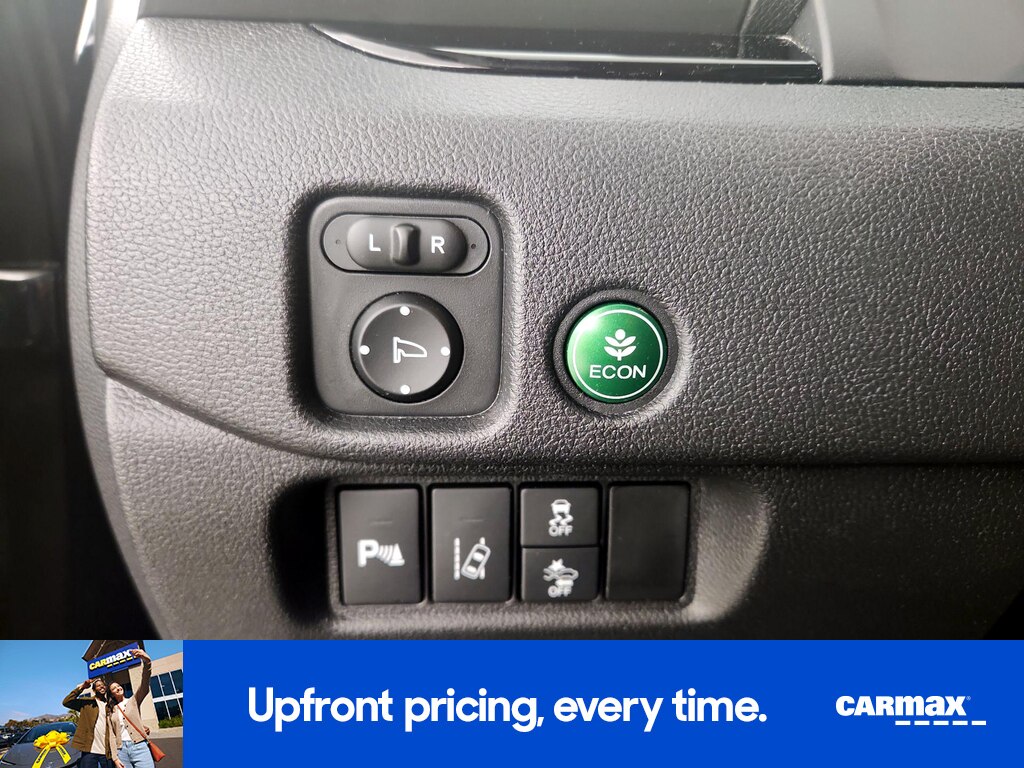 2018 Honda Pilot Touring Image 23 of 24