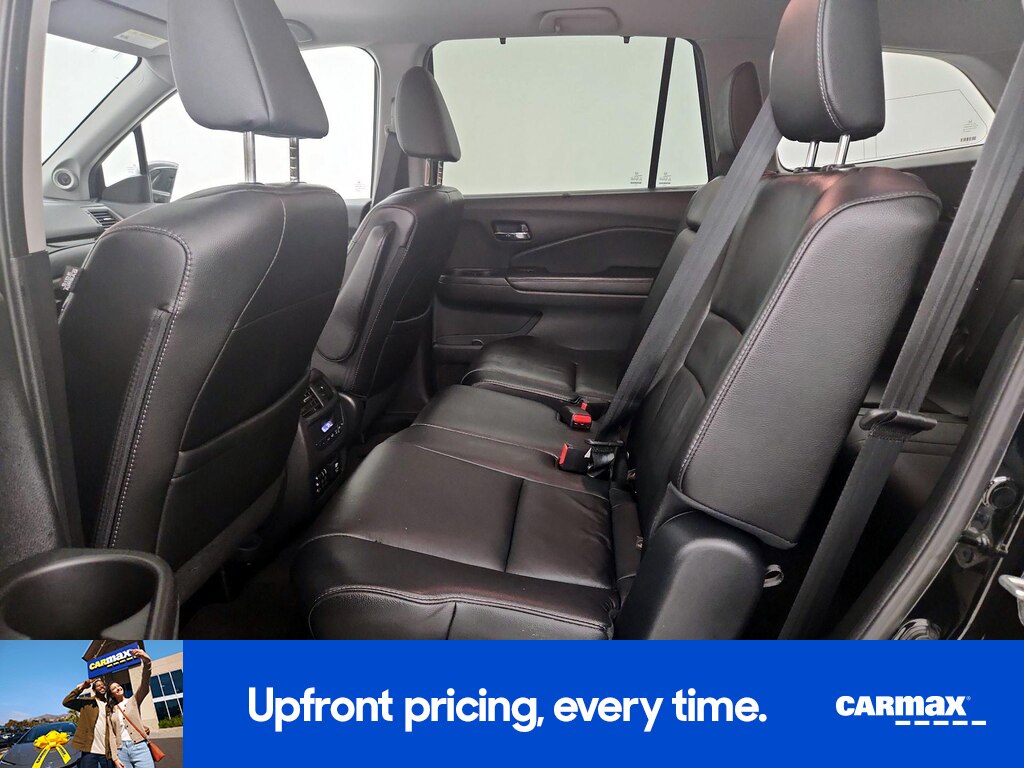 2018 Honda Pilot Touring Image 11 of 24