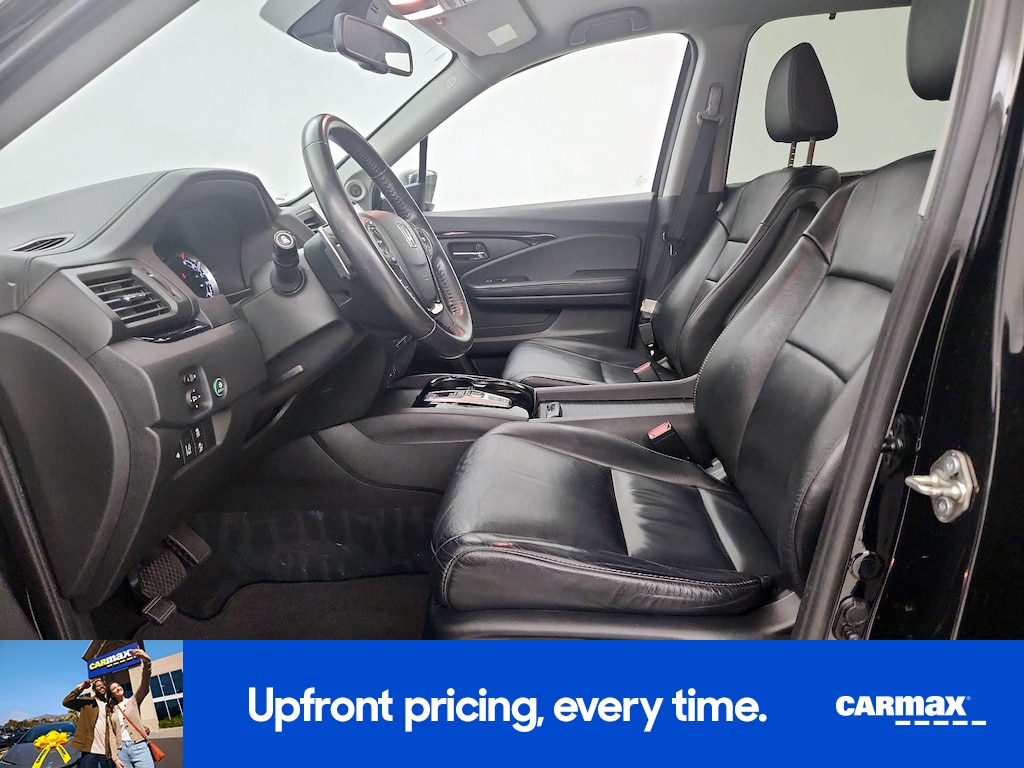 2018 Honda Pilot Touring Image 12 of 24