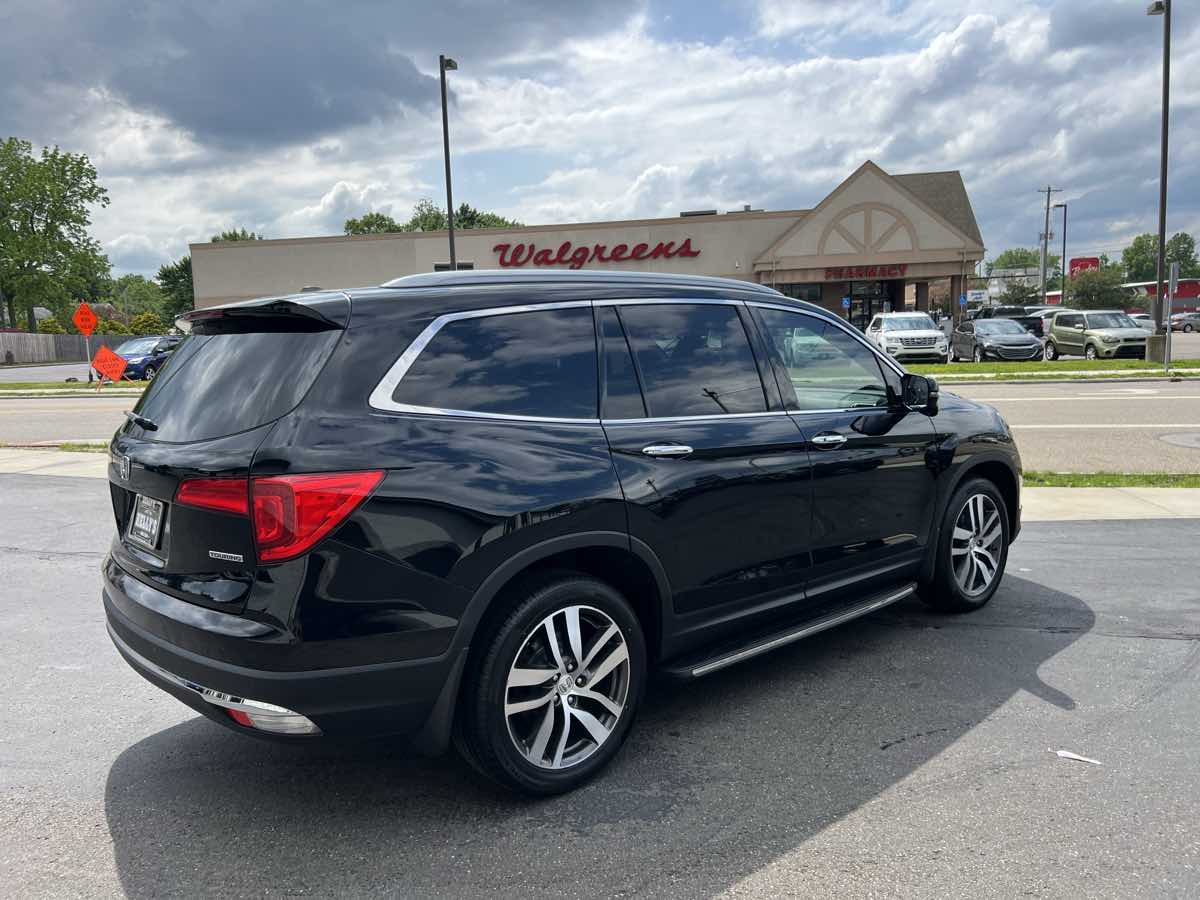 Vehicle image 5 of 30