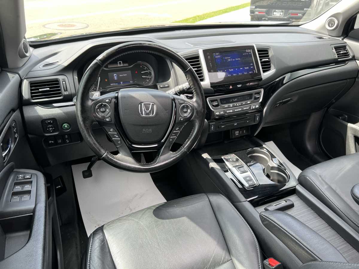 Vehicle image 12 of 30