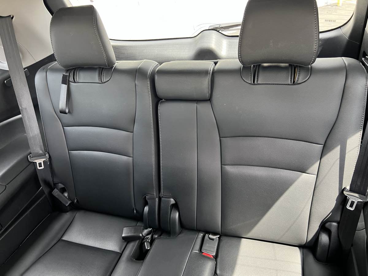 Vehicle image 13 of 30