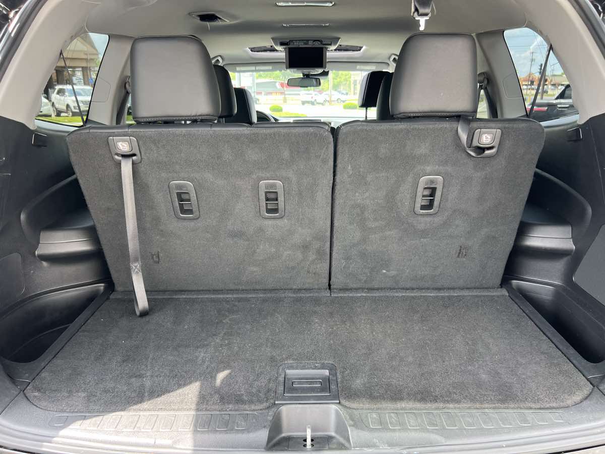 Vehicle image 16 of 30