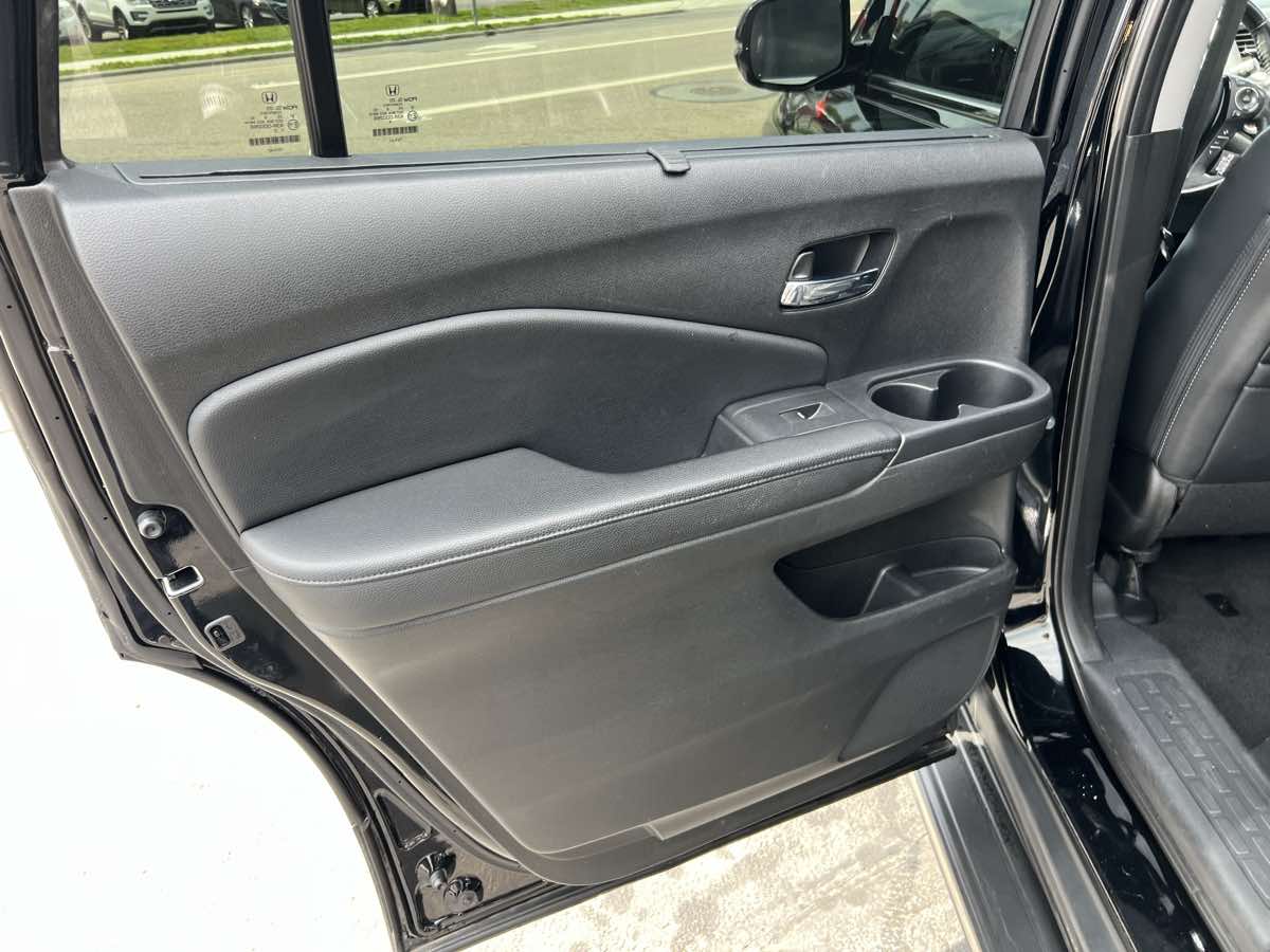 Vehicle image 15 of 30
