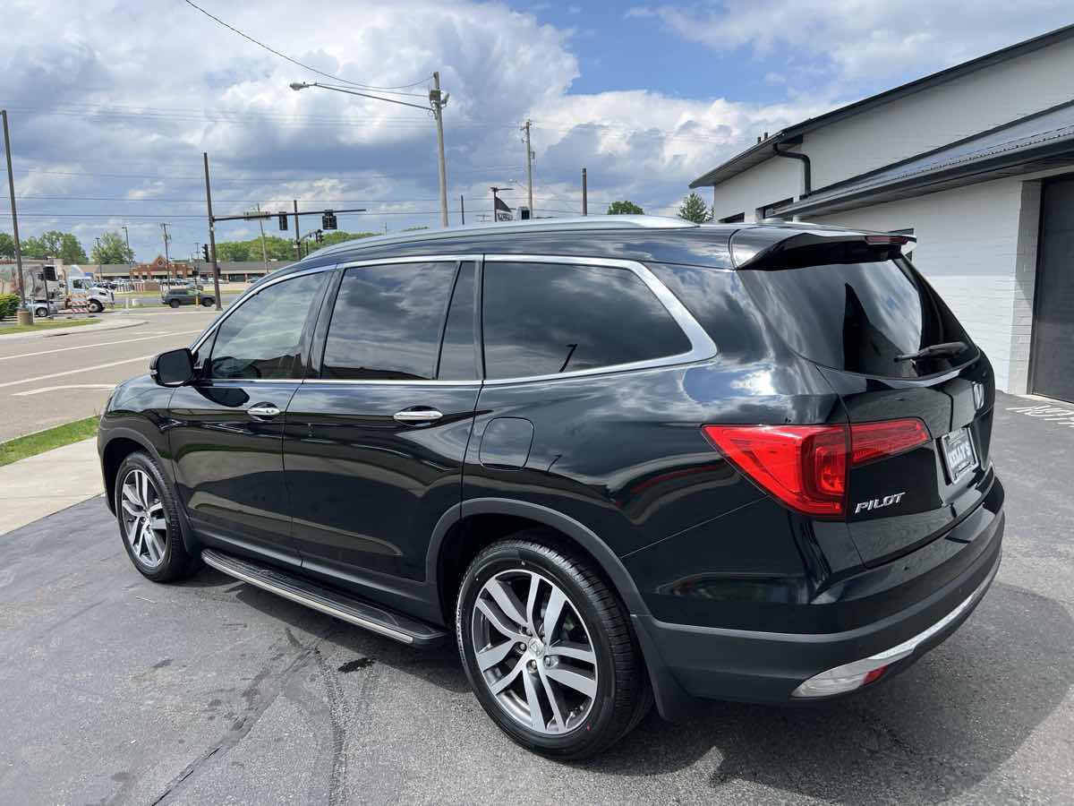 Vehicle image 7 of 30