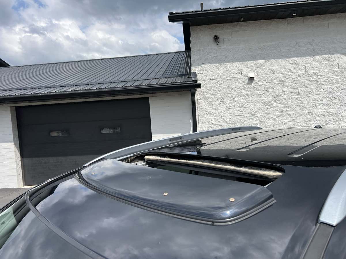 Vehicle image 9 of 30