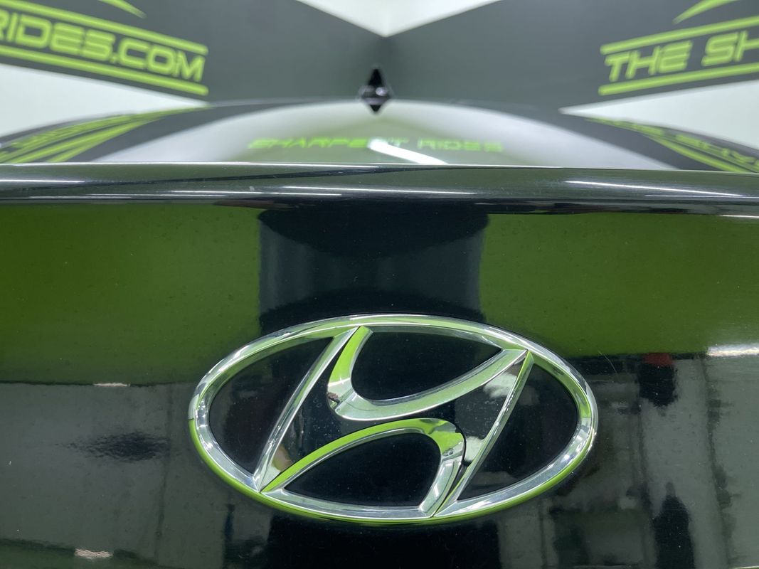 Vehicle image 12 of 17