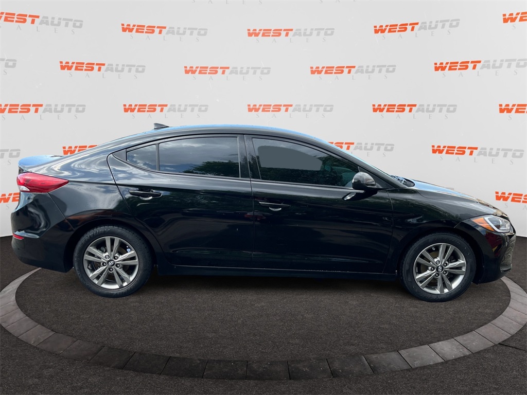 Vehicle image 4 of 34