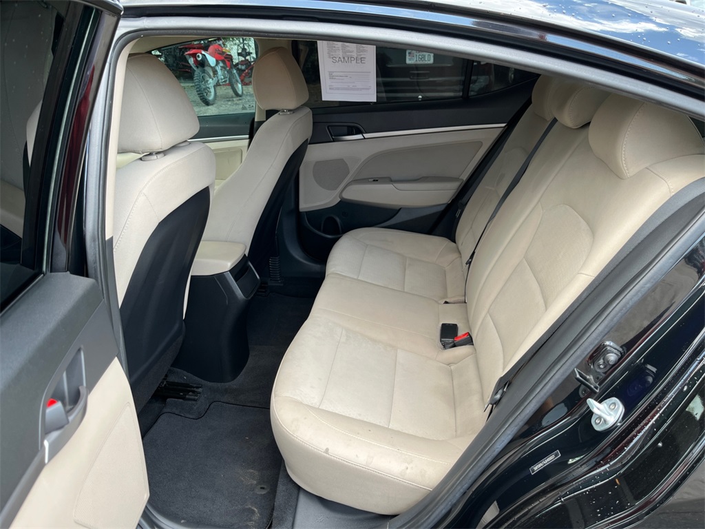 Vehicle image 17 of 34